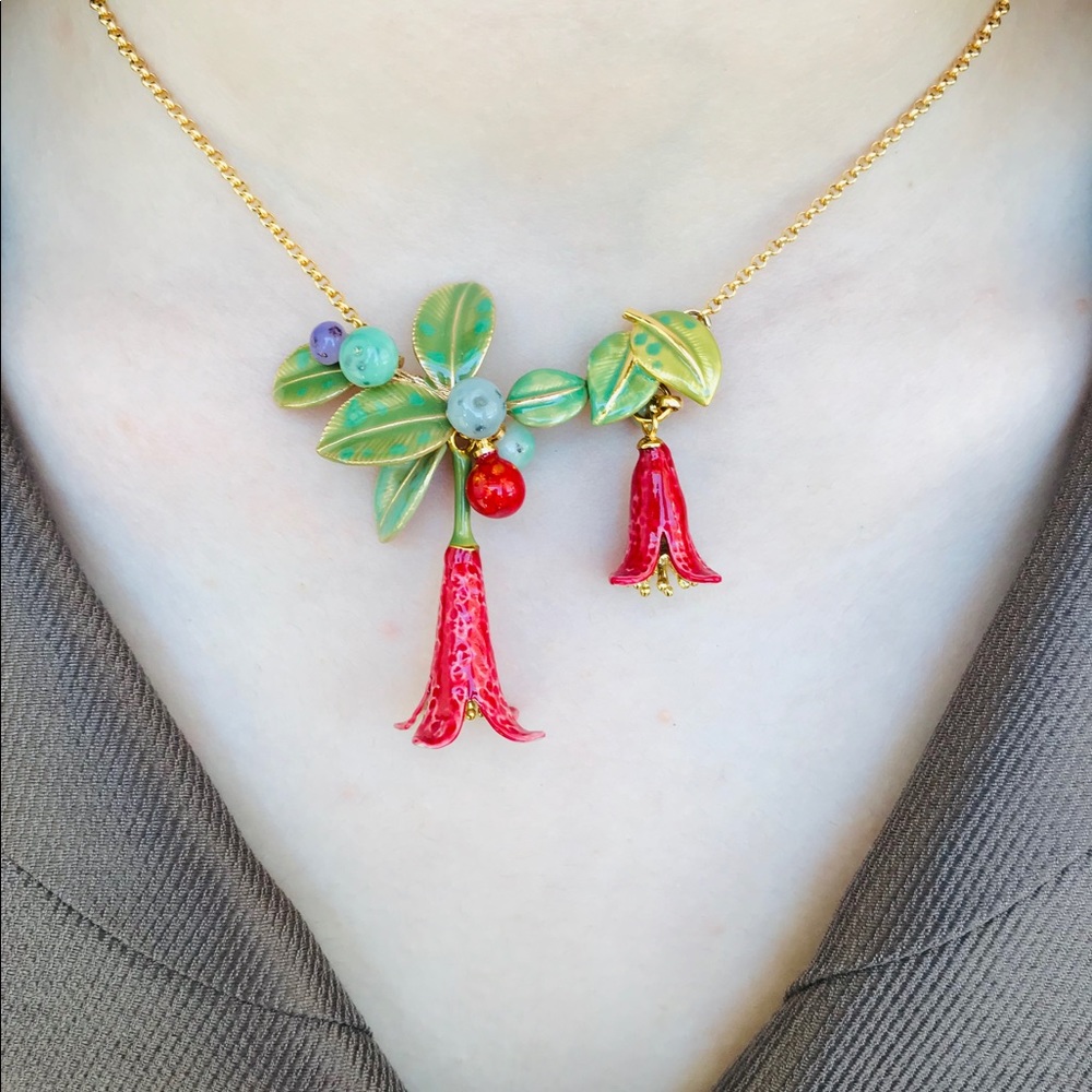 “La Hormiga” Pomegranate Flower Necklace